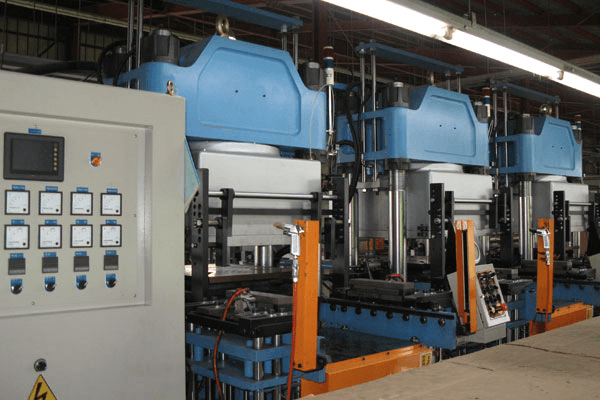 自動車部品素材メーカー